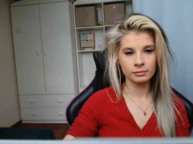 KristineNatural webcam