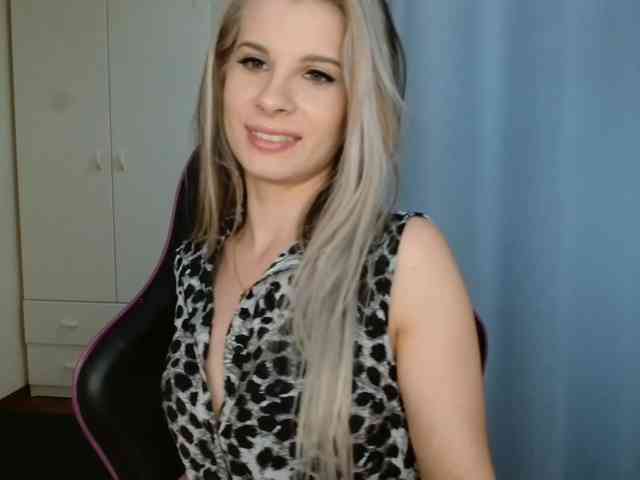KristineNatural webcam