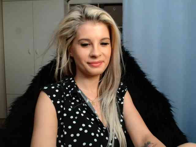KristineNatural webcam