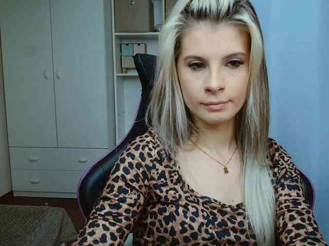 KristineNatural webcam