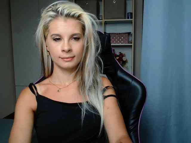 KristineNatural webcam