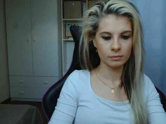 KristineNatural webcam