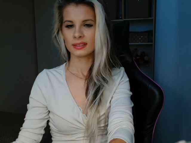KristineNatural webcam