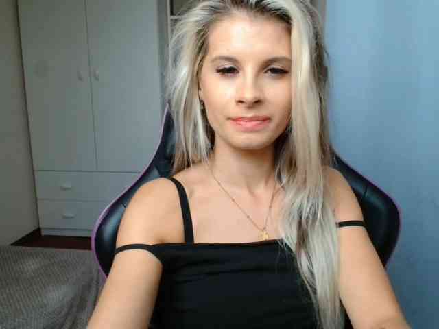 KristineNatural webcam