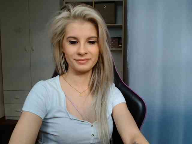 KristineNatural webcam