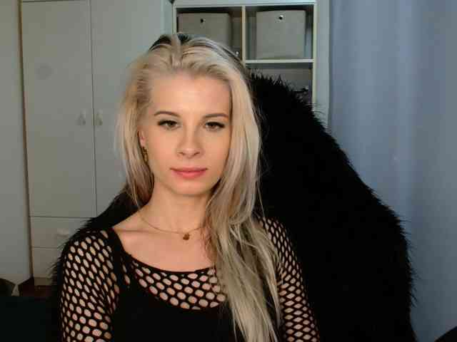 KristineNatural webcam