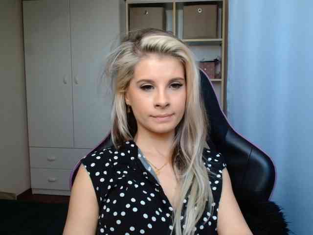 KristineNatural webcam