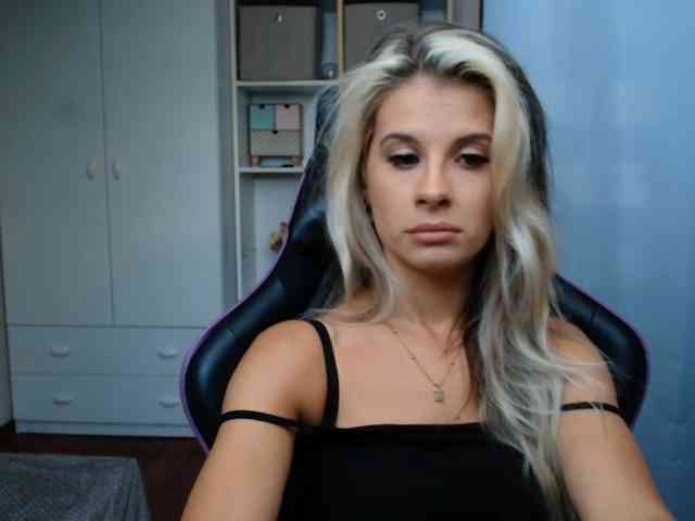 KristineNatural webcam
