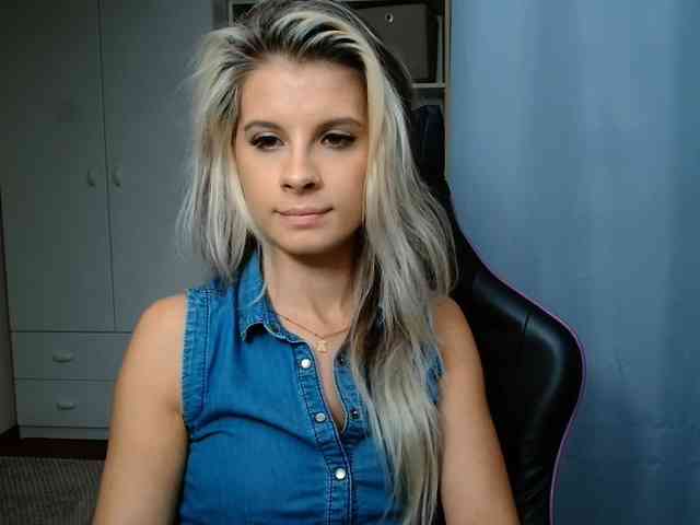 KristineNatural webcam