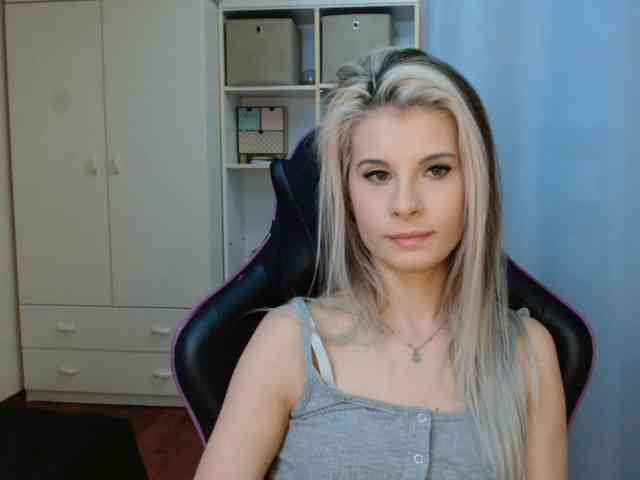 KristineNatural webcam