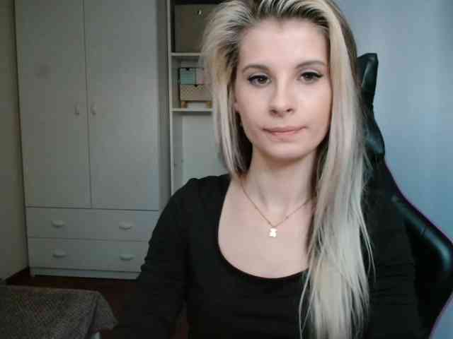 KristineNatural webcam