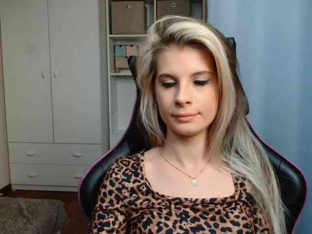 KristineNatural webcam