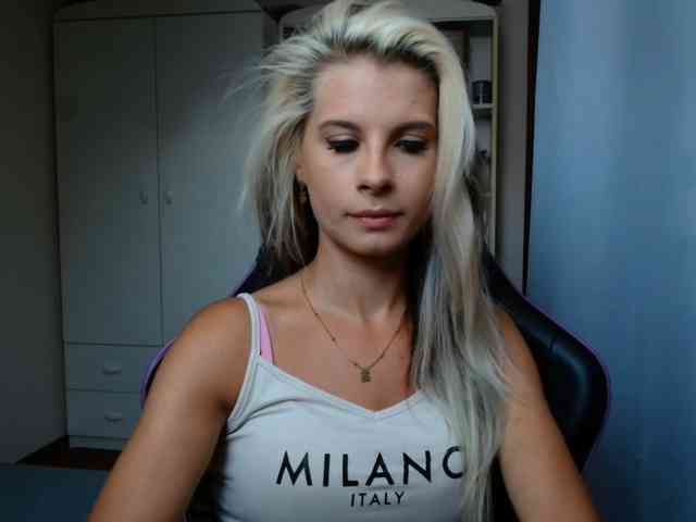KristineNatural webcam