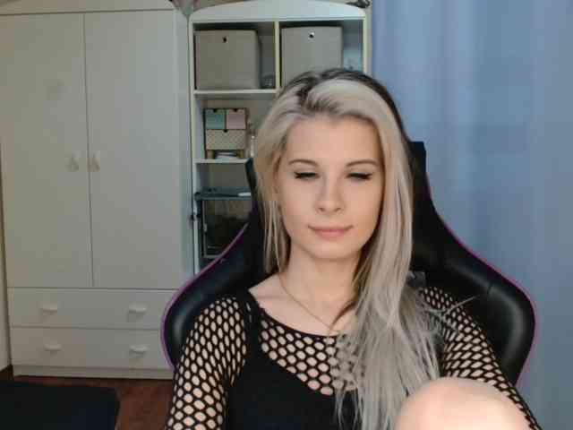 KristineNatural webcam