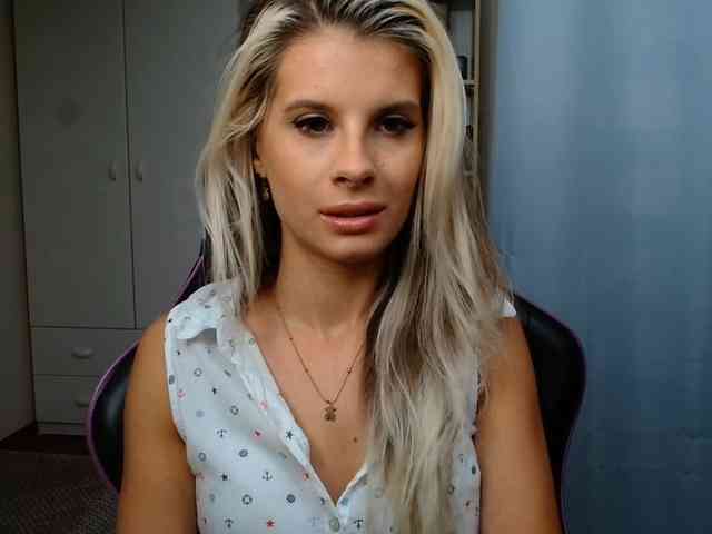 KristineNatural webcam