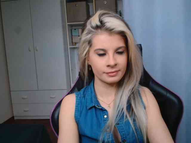 KristineNatural webcam