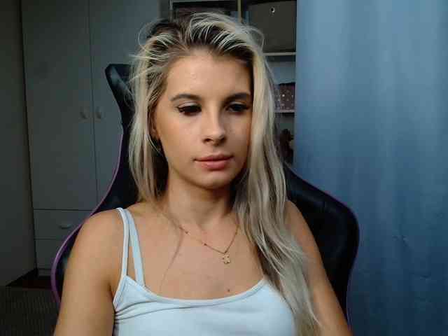KristineNatural webcam