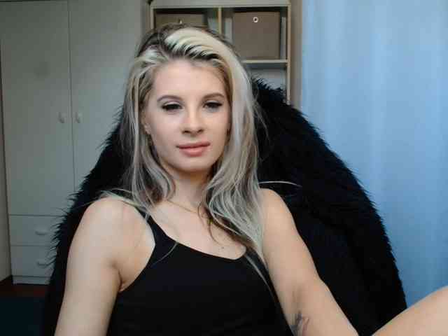 KristineNatural webcam