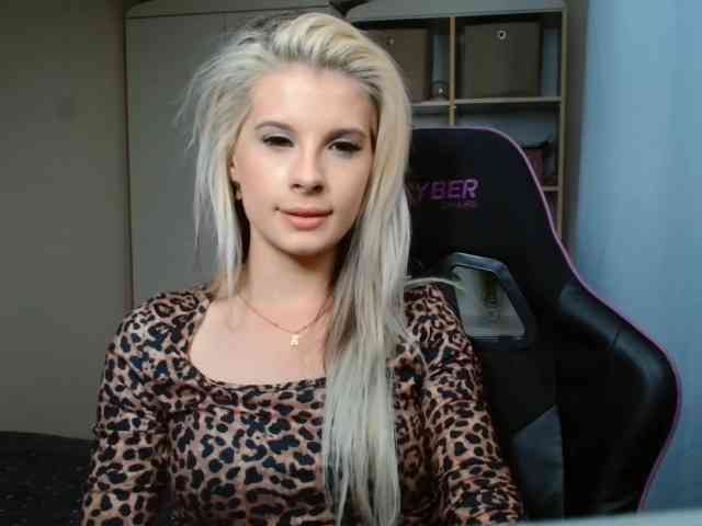 KristineNatural webcam