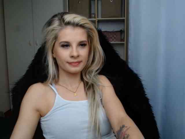 KristineNatural webcam
