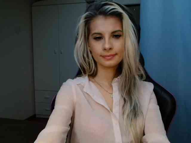 KristineNatural webcam