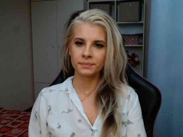 KristineNatural webcam