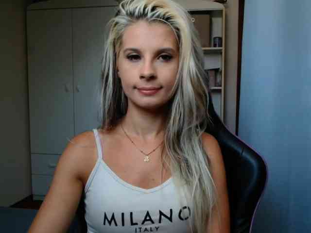 KristineNatural webcam