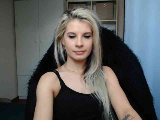 KristineNatural webcam