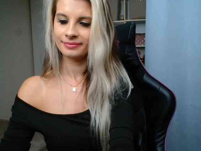 KristineNatural webcam