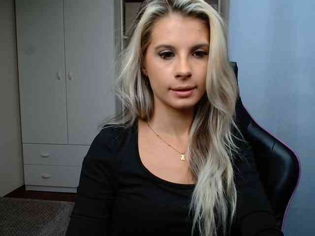 KristineNatural webcam