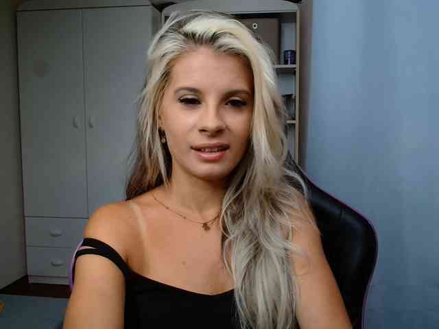 KristineNatural webcam