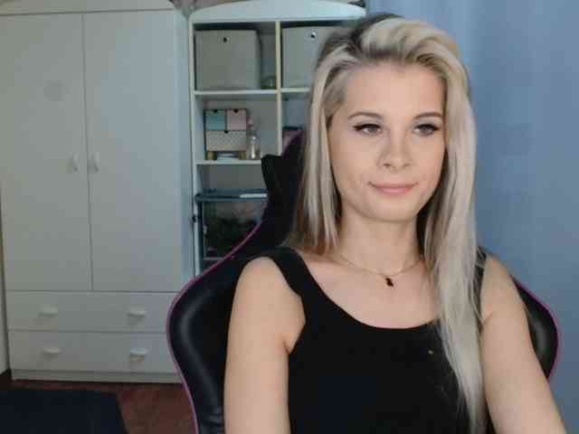KristineNatural webcam