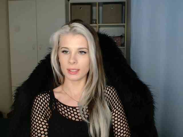 KristineNatural webcam