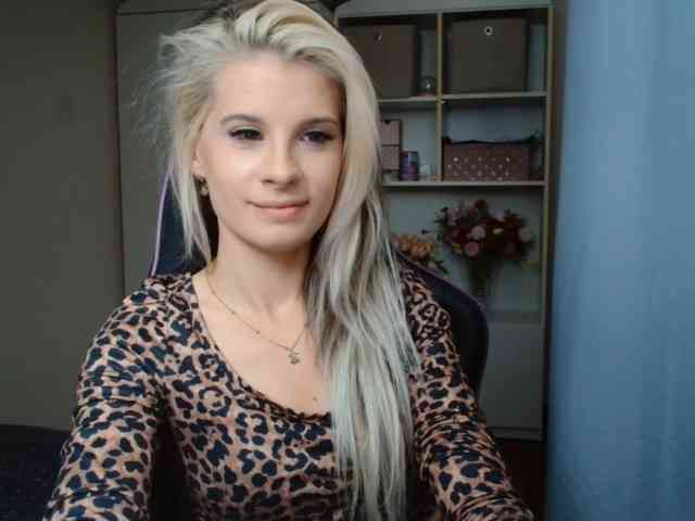 KristineNatural webcam