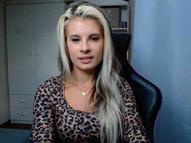 KristineNatural webcam