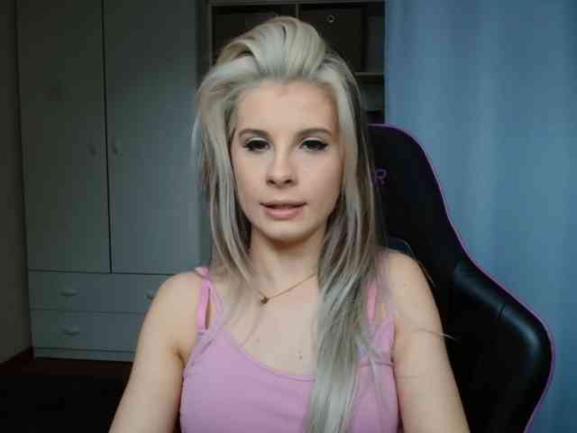 KristineNatural webcam