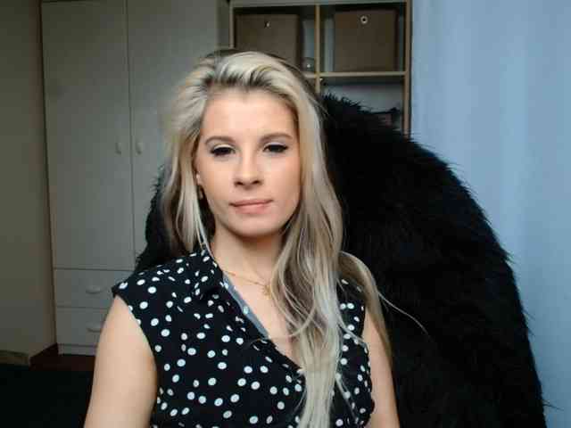 KristineNatural webcam