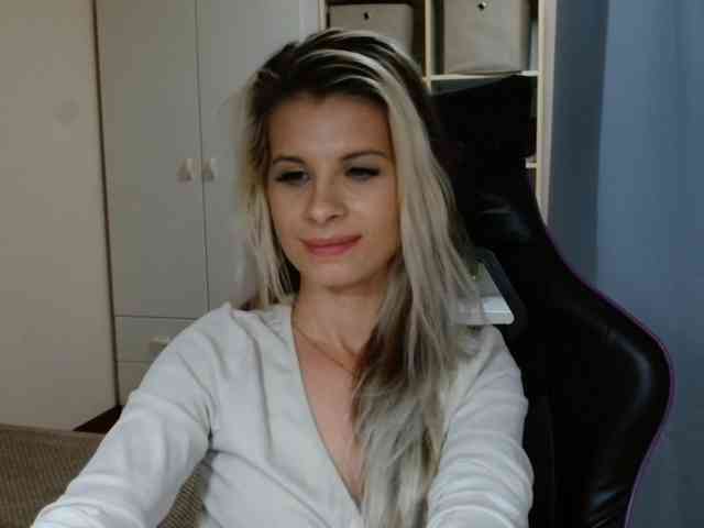 KristineNatural webcam