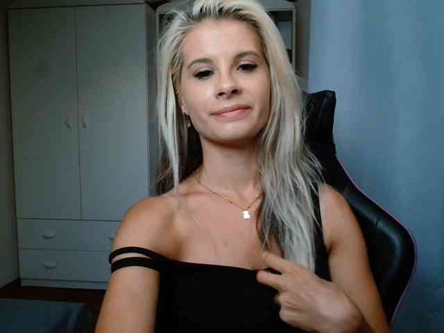 KristineNatural webcam