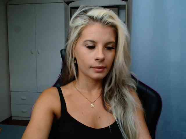 KristineNatural webcam