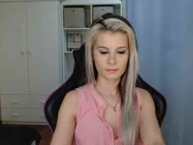 KristineNatural webcam