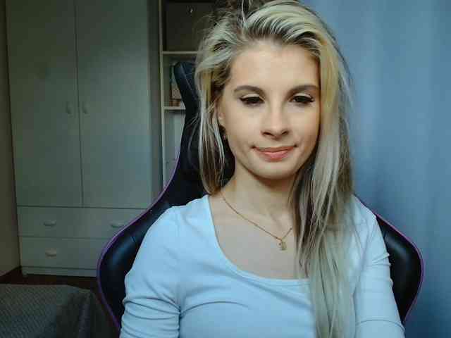 KristineNatural webcam