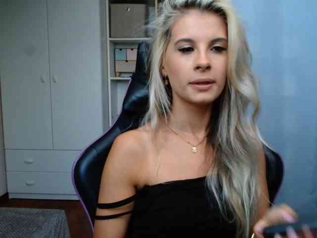 KristineNatural webcam