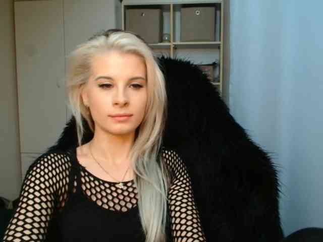 KristineNatural webcam