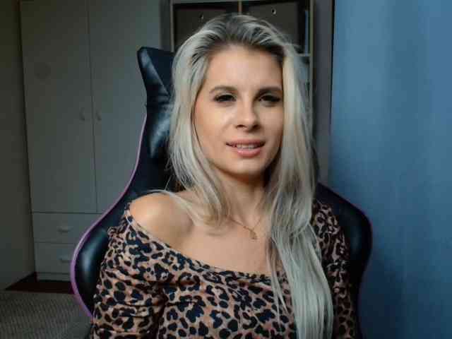 KristineNatural webcam