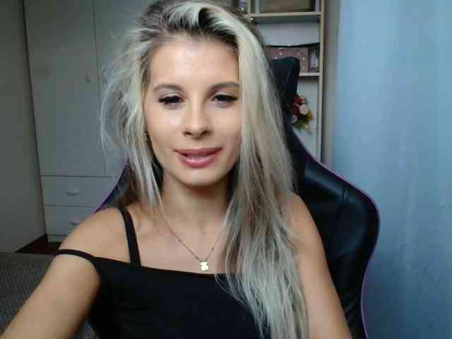 KristineNatural webcam