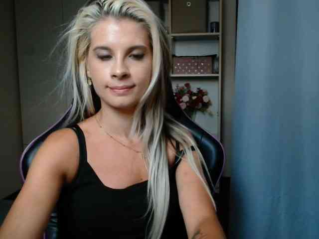 KristineNatural webcam