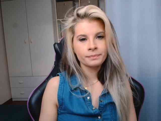 KristineNatural webcam