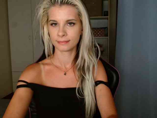 KristineNatural webcam