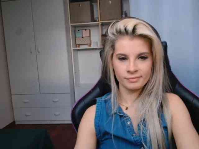 KristineNatural webcam